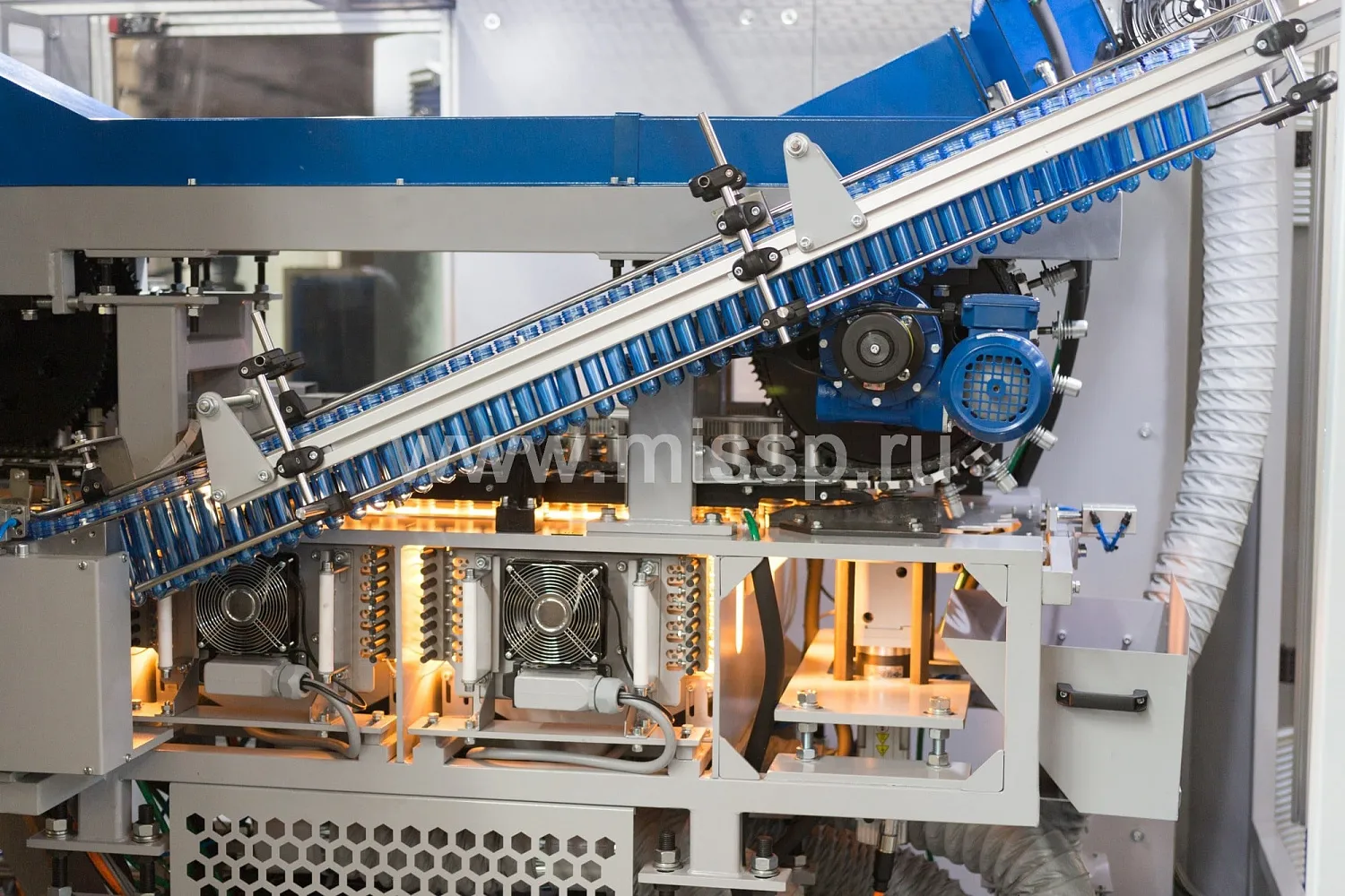 А-4000-2 —  Fully automatic PET blow molding machine